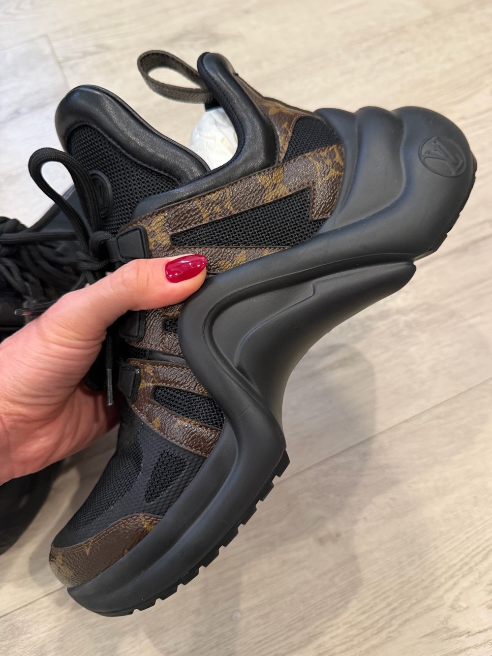 Louis Vuitton Archlight Sneakers in Black w/Brown LV Monogram - Size 39 - Picture 7 of 8